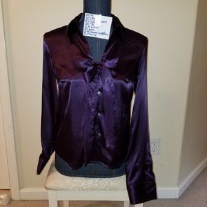 ✅#298 NWOT Apostrophe SP Poly Deep Purple Crystal Buttons Bow Blouse
